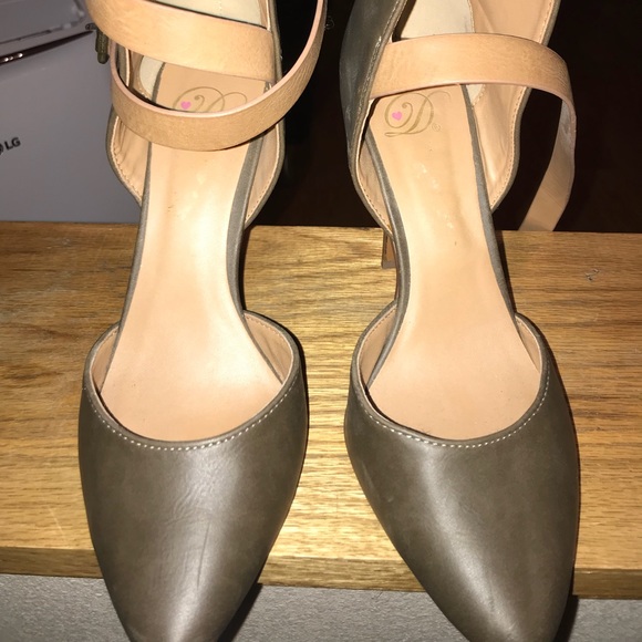 Olive green high heels - Picture 2 of 8